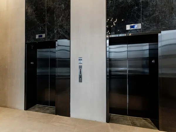 Toronto C01, ON M5T 1W6,195 McCaul ST #313