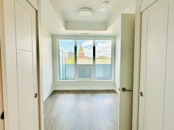 2525 Bathurst ST #1011, Toronto C04, ON M6B 2Y9