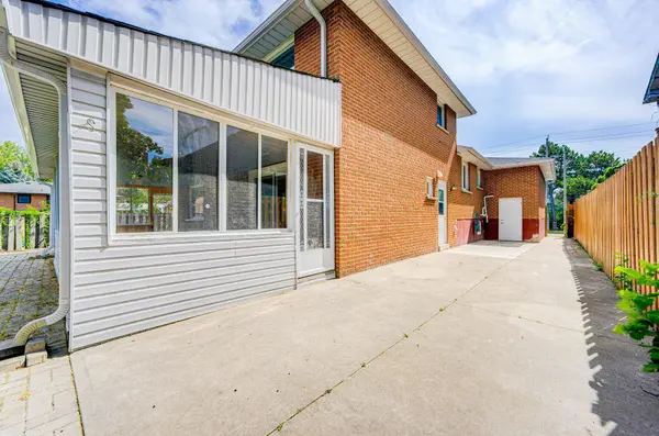 Mississauga, ON L5J 4H6,2575 Benedet DR N #Lower