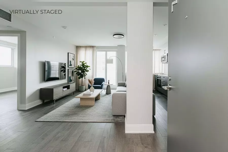 11 Walmer RD #403, Toronto C02, ON M5R 2W9