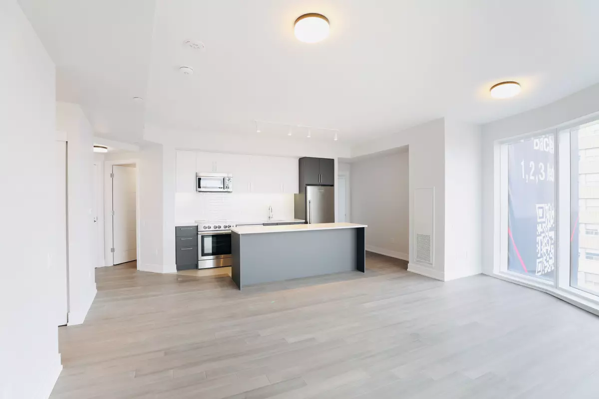 Toronto C04, ON M6B 2Y9,2525 Bathurst ST #507