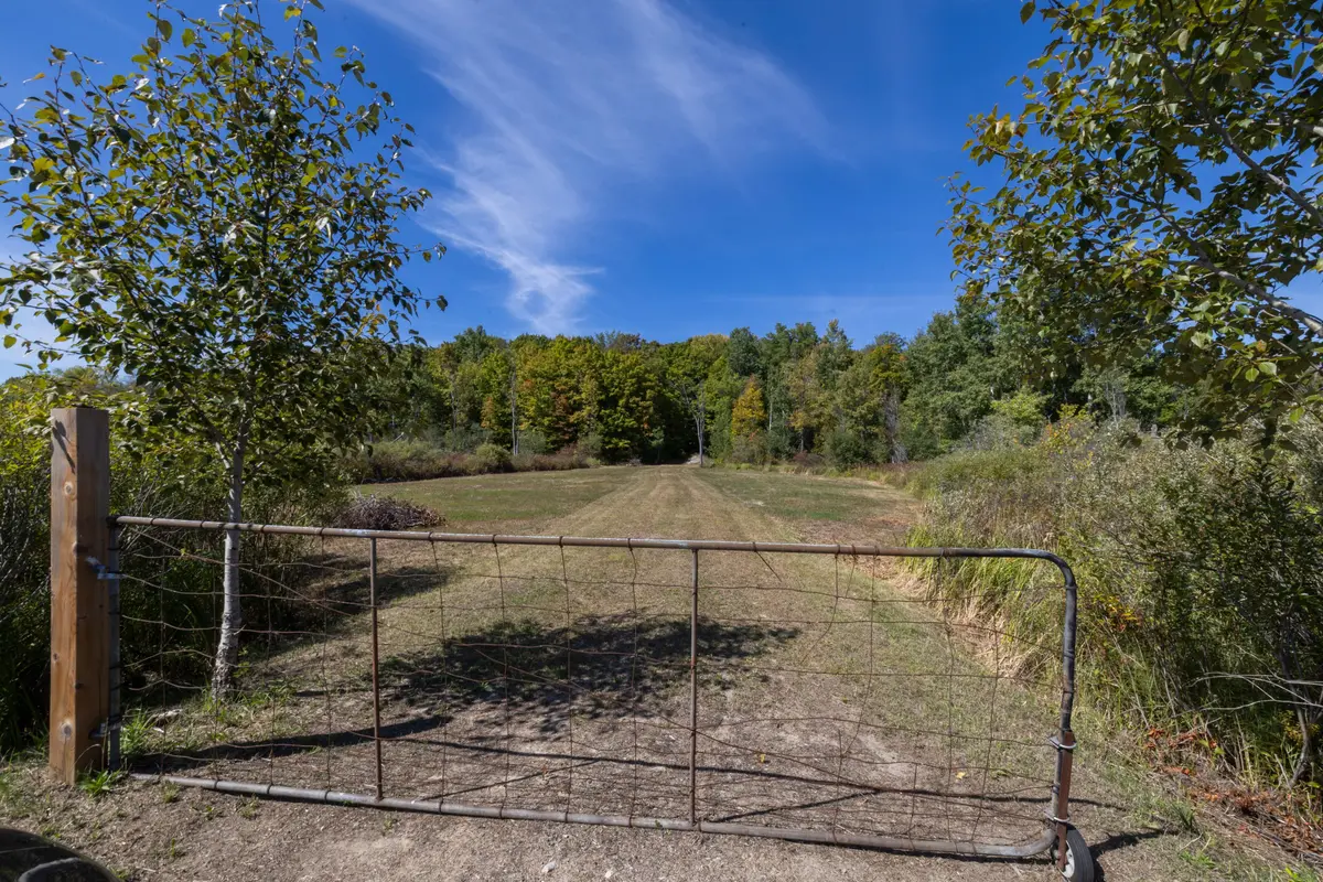 Tay Valley, ON K7H 3C8,19112 HWY 7 HWY