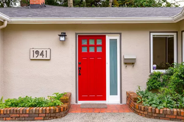 Saanich, BC V8P 1R1,1941 Mayfair Dr