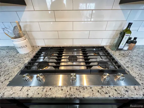 Novi, MI 48375,43635 CHANCELLOR LANE