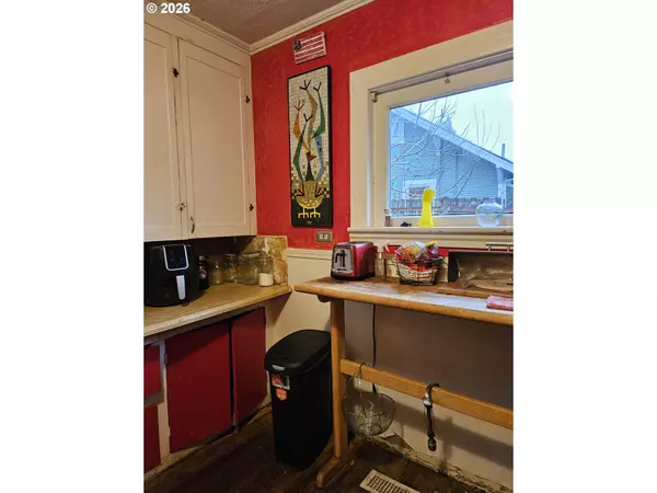 Milwaukie, OR 97222,5808 SE HAZEL PL