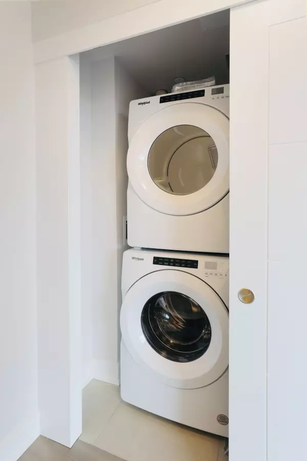 Toronto C04, ON M6B 2Y9,2525 Bathurst ST #707