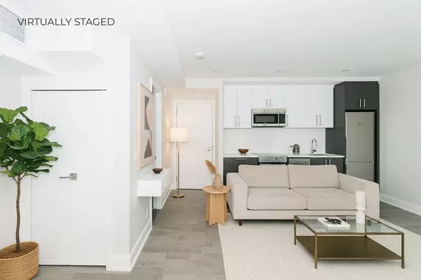 Toronto C02, ON M5R 2W9,11 Walmer RD #403