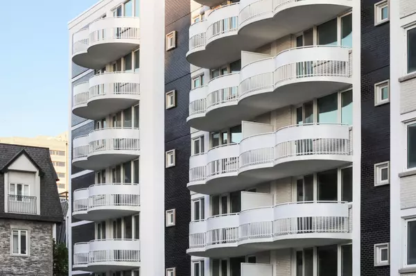 Toronto C02, ON M5R 2W9,11 Walmer RD #403