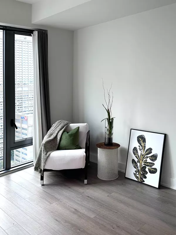 8 Cumberland ST #3104, Toronto C02, ON M4W 0B6