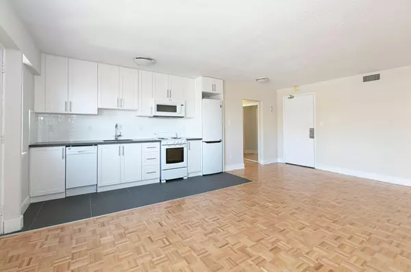 Toronto C02, ON M4V 1Z8,95 Lawton BLVD #B2