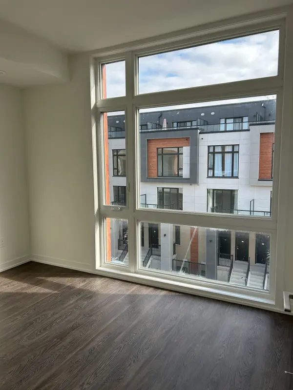 Richmond Hill, ON L4S 0N1,6 Steckley House LN #TH302