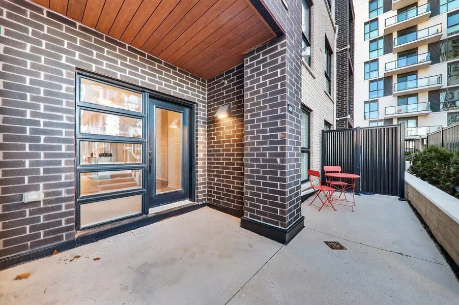 349 Wheat Boom DR #124, Oakville, ON L6H 7X5