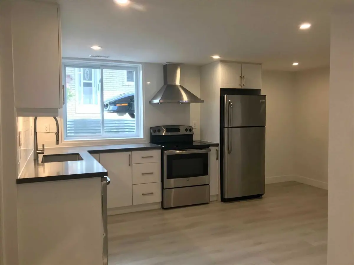 Oshawa, ON L1J 2T5,421 Woodcrest AVE #Lower