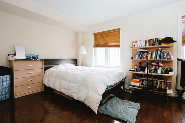 Toronto C07, ON M2N 0A5,63 Routliffe LN