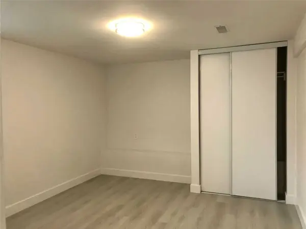 Oshawa, ON L1J 2T5,421 Woodcrest AVE #Lower