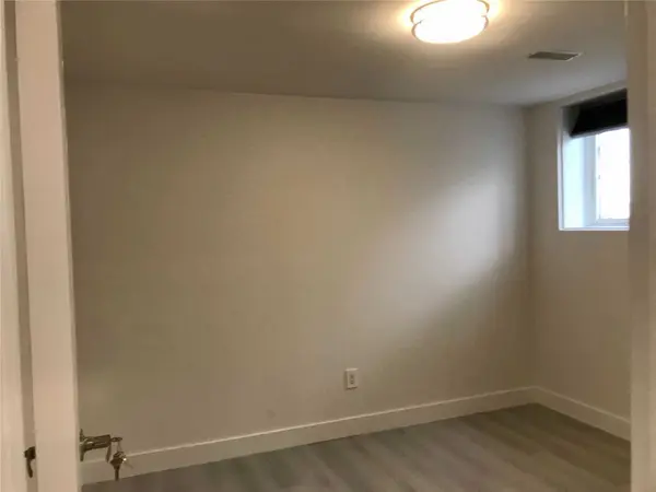 Oshawa, ON L1J 2T5,421 Woodcrest AVE #Lower