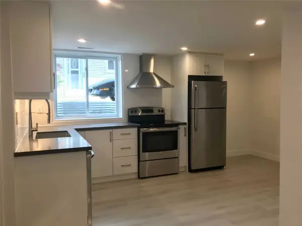 421 Woodcrest AVE #Lower, Oshawa, ON L1J 2T5