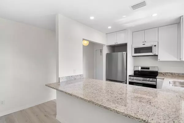 Vero Beach, FL 32962,38 Vista Gardens Trl #207