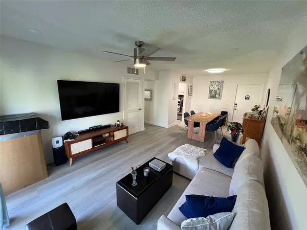 Boca Raton, FL 33486,825 NW 13TH #207