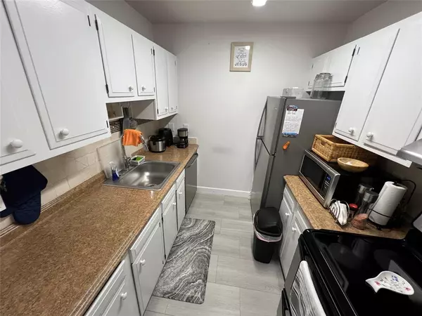 Boca Raton, FL 33486,825 NW 13TH #207