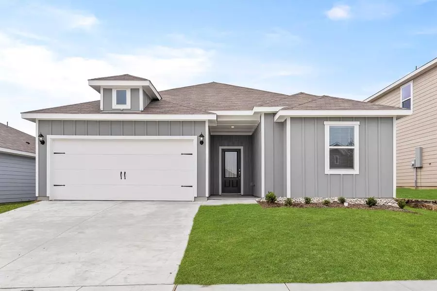 10125 Throttle Lane, Fort Worth, TX 76131