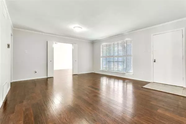 Dallas, TX 75230,11116 Valleydale Drive #B