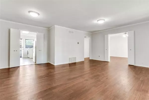 Dallas, TX 75230,11116 Valleydale Drive #B