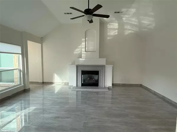 Keller, TX 76248,304 Glen Hollow