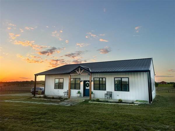 925 Clear Spring Road, Stephenville, TX 76401