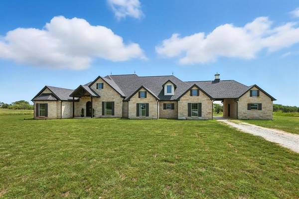 351 Private Road 3205, Bridgeport, TX 76426