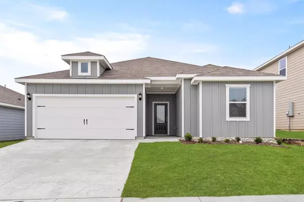 10125 Throttle Lane, Fort Worth, TX 76131