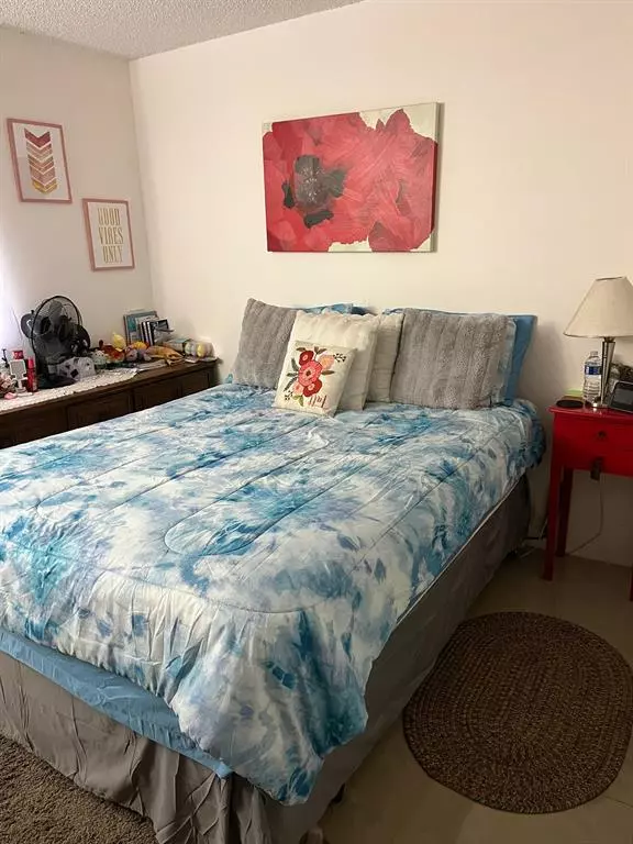 Oakland Park, FL 33309,3053 N Oakland Forest Dr #201