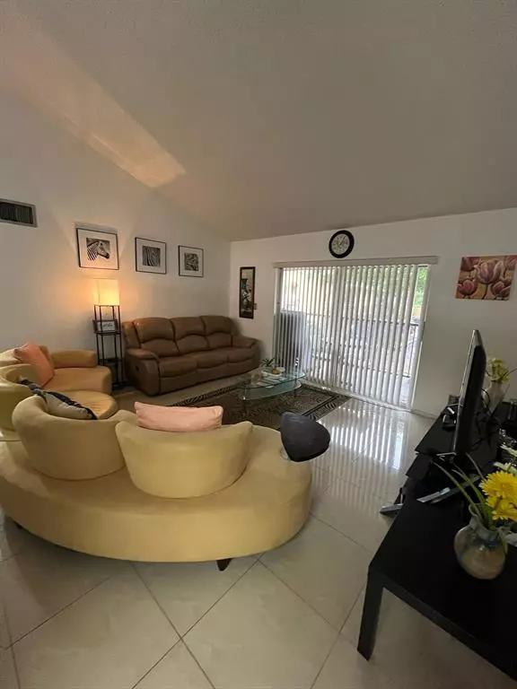 Oakland Park, FL 33309,3053 N Oakland Forest Dr #201