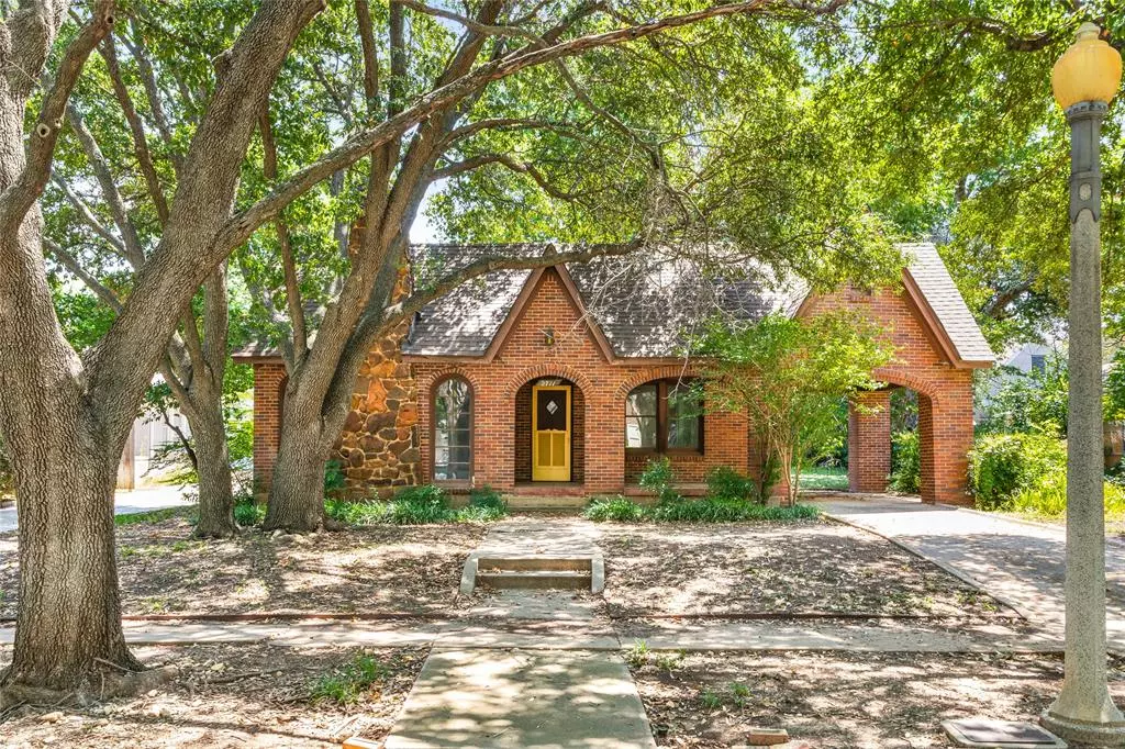 Fort Worth, TX 76109,2711 Greene Avenue