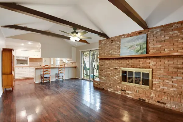 Hurst, TX 76054,709 W Pleasantview Drive