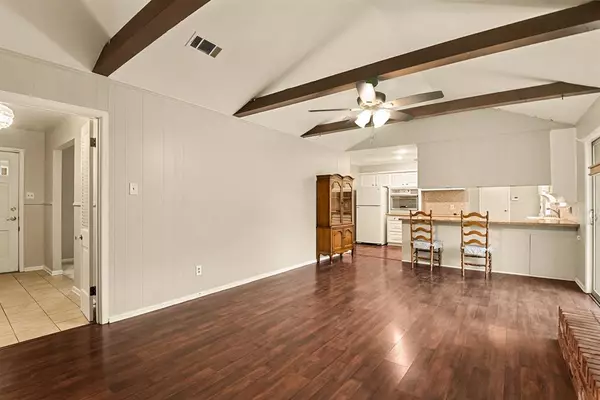 Hurst, TX 76054,709 W Pleasantview Drive