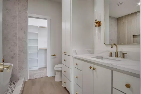 Granbury, TX 76048,2518 Elk Trail