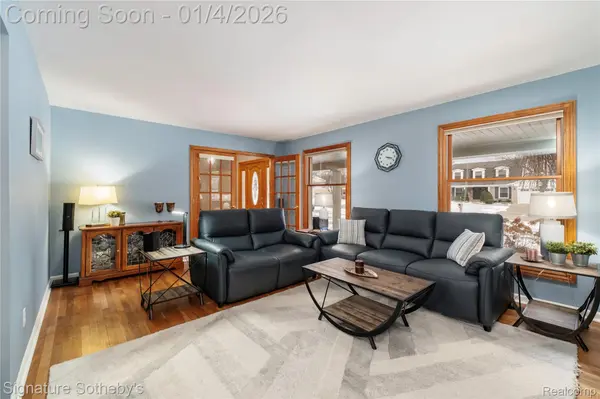 Livonia, MI 48152,17937 Country Club DR