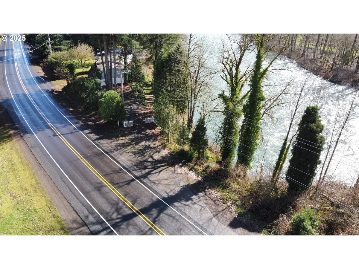 Mckenzie Hwy, Vida, OR 97488