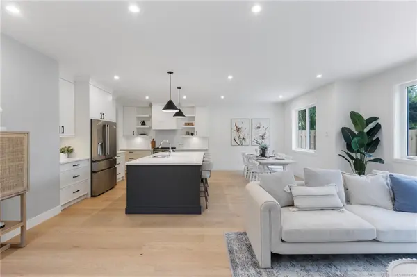 Saanich, BC V8Z 1W5,220 Kamloops Ave