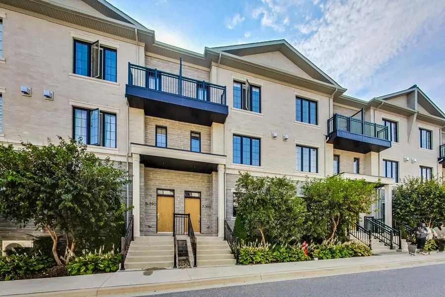 390 Highway 7 N/A E #TH7, Richmond Hill, ON L4B 0G5