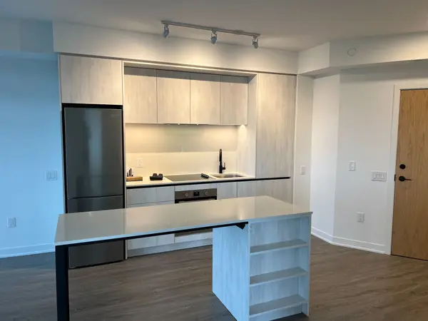 Mississauga, ON L5M 2V8,2495 Eglinton AVE W #2006