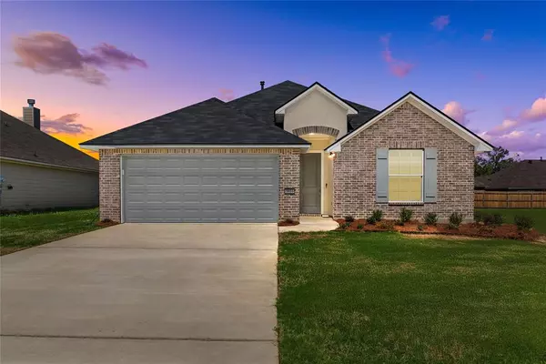 Shreveport, LA 71129,5614 Red Pine Street