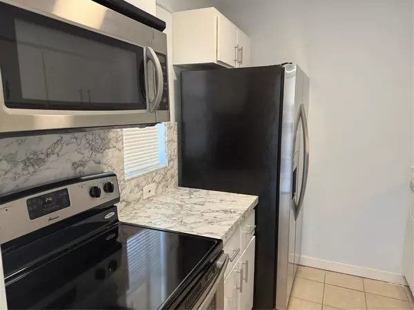 Coral Springs, FL 33071,9930 N Twin Lakes Dr #7-L