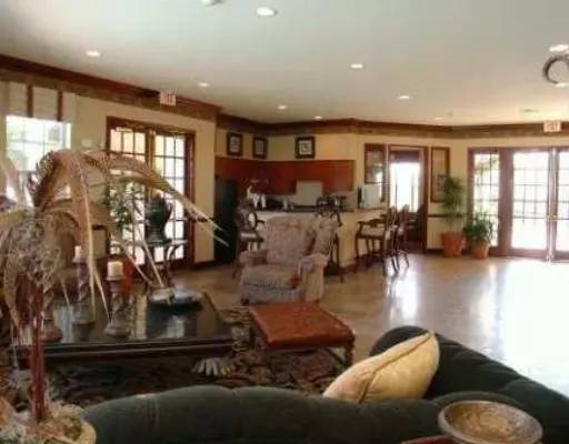 Coconut Creek, FL 33073,5041 Wiles Rd #207