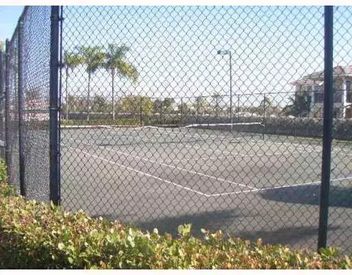 Coconut Creek, FL 33073,5041 Wiles Rd #207