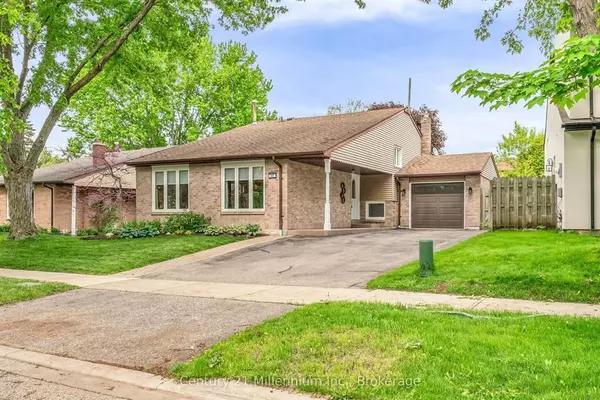 Aurora, ON L4G 2G2,43 Stoddart DR