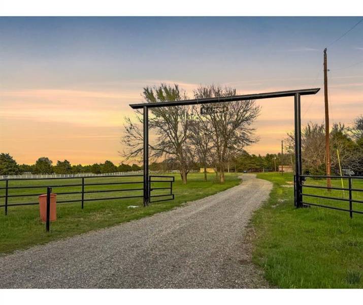 12488 Eastline Road, Trenton, TX 75490