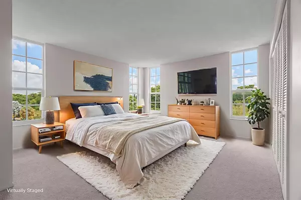 Pompano Beach, FL 33069,605 Oaks Dr #501