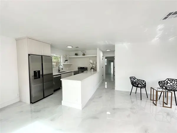 Hollywood, FL 33020,2508 Mckinley St